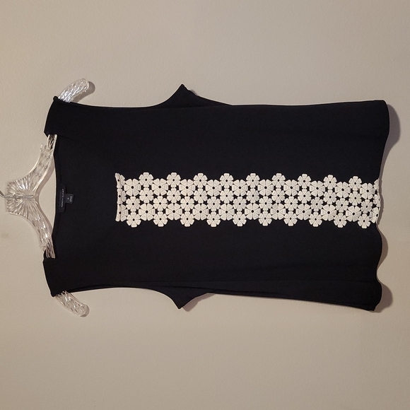 Tommy Hilfiger Tops - Tommy Hilfiger Blue Tank With White Applique Size Medium